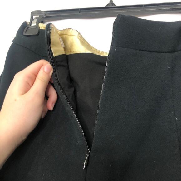 Banana Republic Black Fluted Mini Skirt 0 - Picture 7 of 8